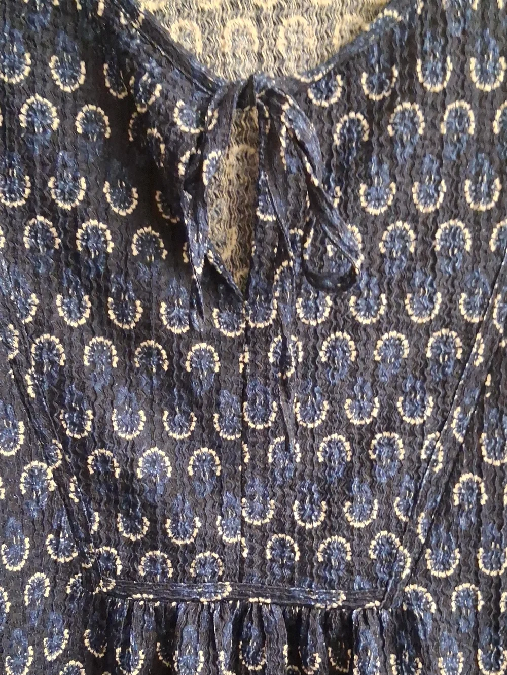 Loft Navy & White Floral Puff Sleeve Tie Neck Top ** Size Large